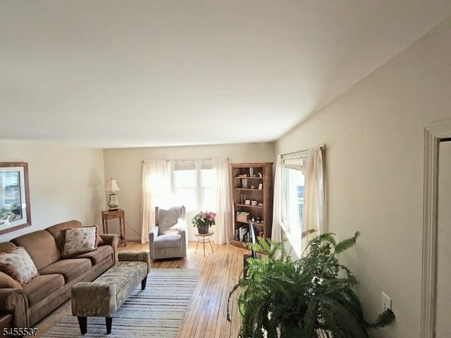 121 W Hanover Ave, Morris Plains Boro, NJ 07950