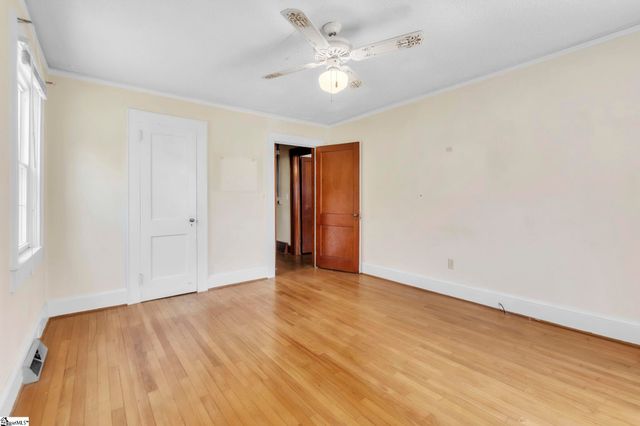 621 Church Street, Laurens, SC 29360