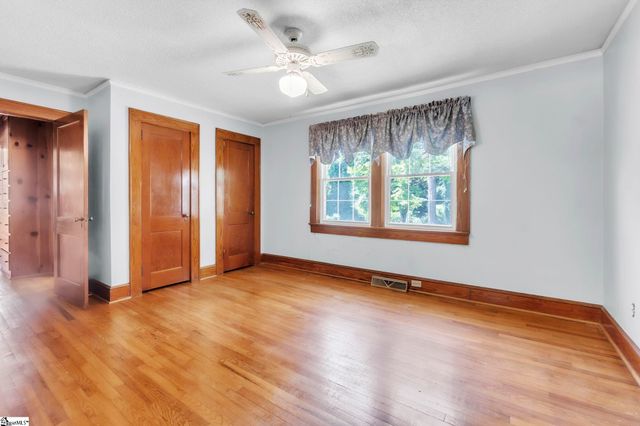 621 Church Street, Laurens, SC 29360