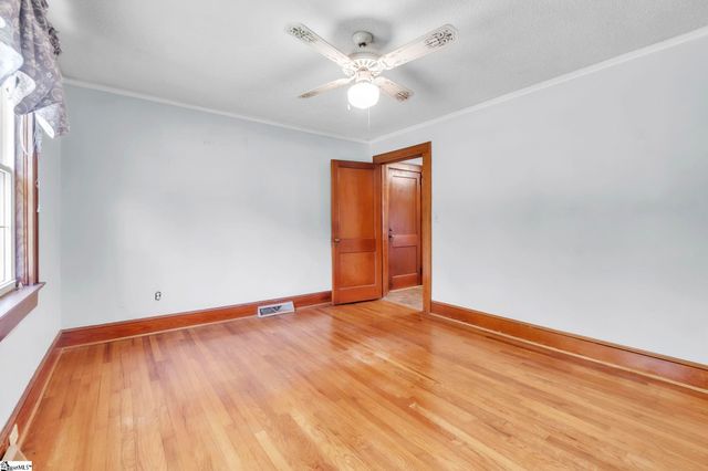 621 Church Street, Laurens, SC 29360