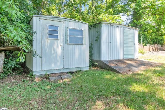 621 Church Street, Laurens, SC 29360