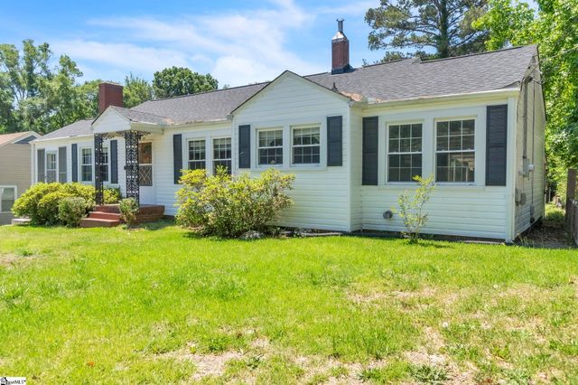 621 Church Street, Laurens, SC 29360