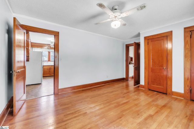621 Church Street, Laurens, SC 29360