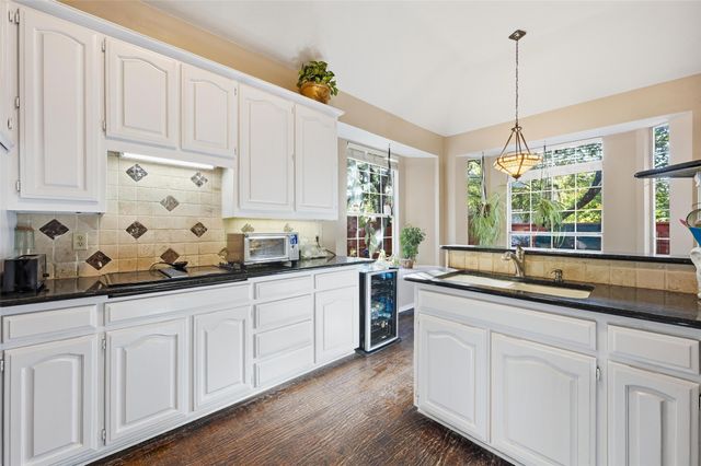 2680 Creekside Court, Highland Village, TX 75077