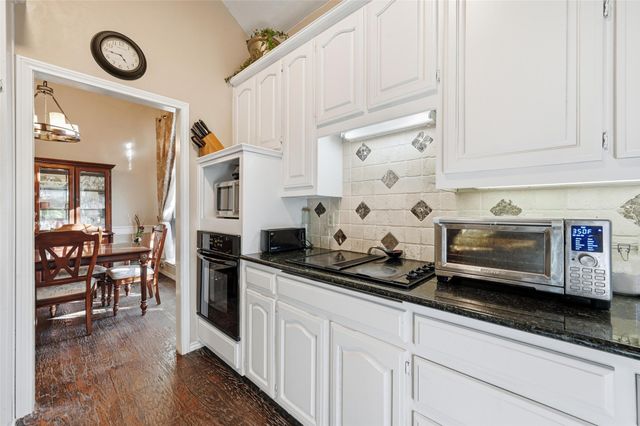 2680 Creekside Court, Highland Village, TX 75077