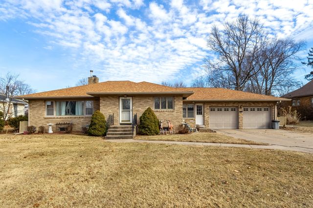 838 South State Street, Geneseo, IL 61254