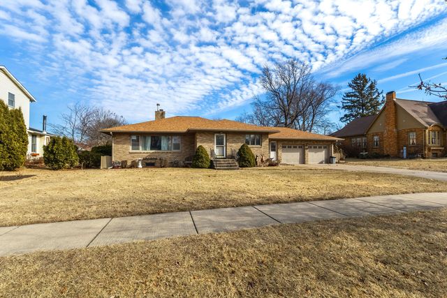 838 South State Street, Geneseo, IL 61254