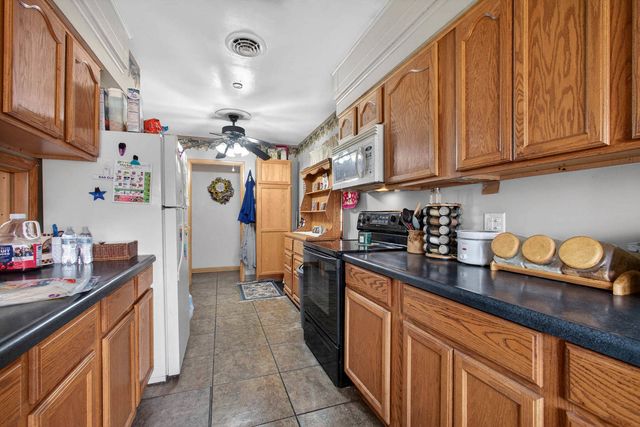 838 South State Street, Geneseo, IL 61254