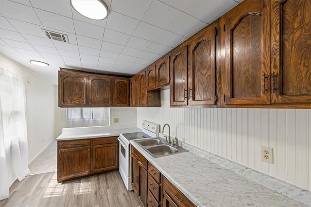 3618 Shawnee Drive, Kansas City, KS 66106