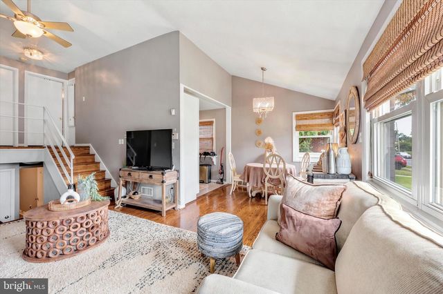 514 EDGEWOOD AVE, Folsom, PA 19033