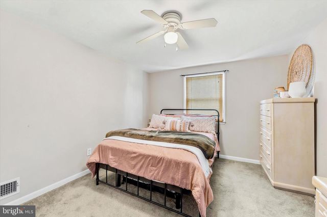 514 EDGEWOOD AVE, Folsom, PA 19033