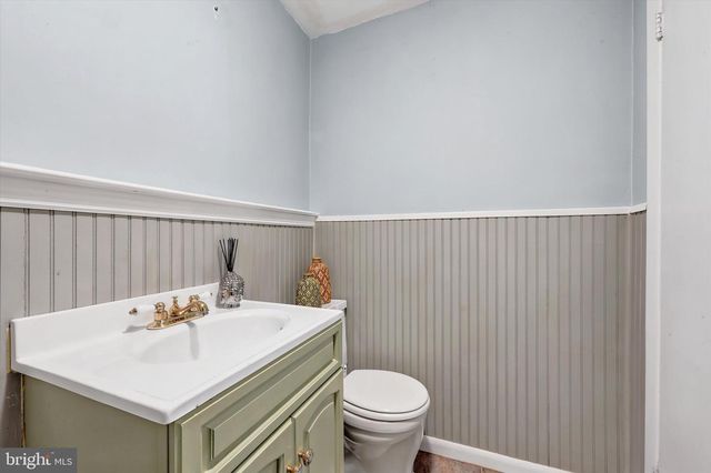 514 EDGEWOOD AVE, Folsom, PA 19033