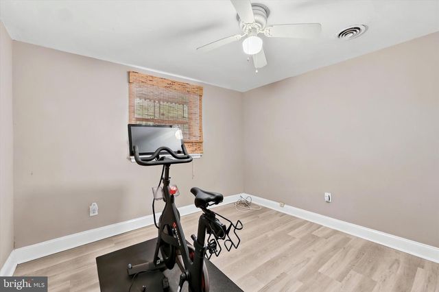514 EDGEWOOD AVE, Folsom, PA 19033