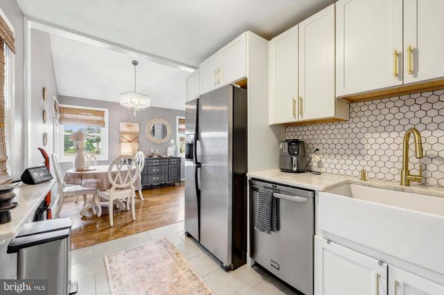 514 EDGEWOOD AVE, Folsom, PA 19033