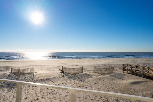 1579 E Ashley Avenue, Folly Beach, SC 29439