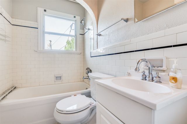 1324 Kings Highway 3, Dallas, TX 75208