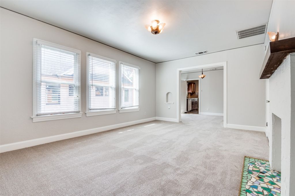 1324 Kings Highway 3, Dallas, TX 75208