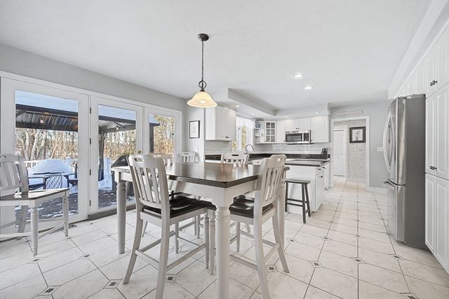 79 Country Club Dr, Northbridge, MA 01588