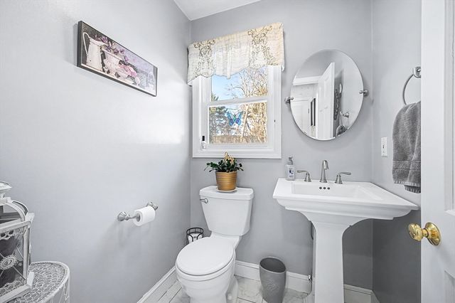 79 Country Club Dr, Northbridge, MA 01588