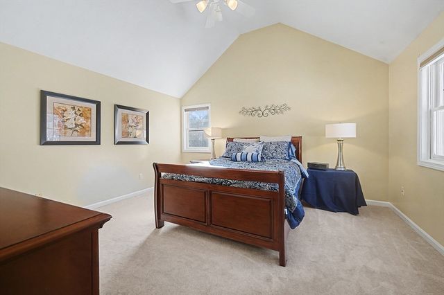 79 Country Club Dr, Northbridge, MA 01588