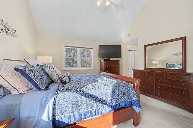 79 Country Club Dr, Northbridge, MA 01588