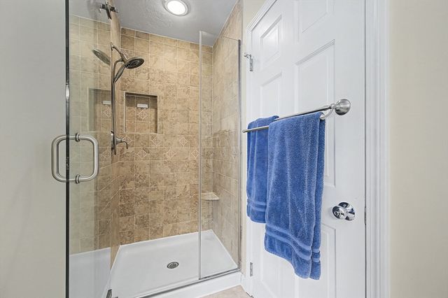 79 Country Club Dr, Northbridge, MA 01588