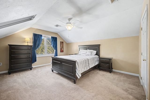 79 Country Club Dr, Northbridge, MA 01588