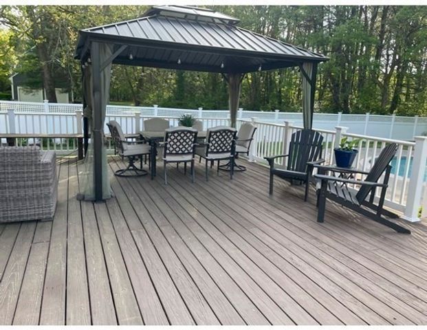 79 Country Club Dr, Northbridge, MA 01588