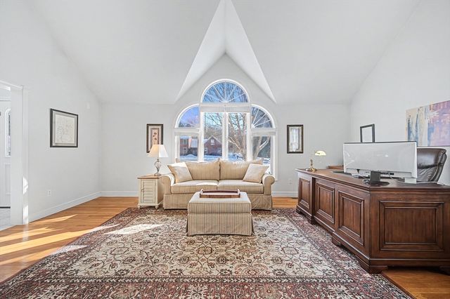 79 Country Club Dr, Northbridge, MA 01588