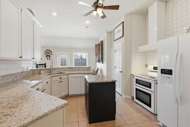 5329 High Bank Dr, Corpus Christi, TX 78413