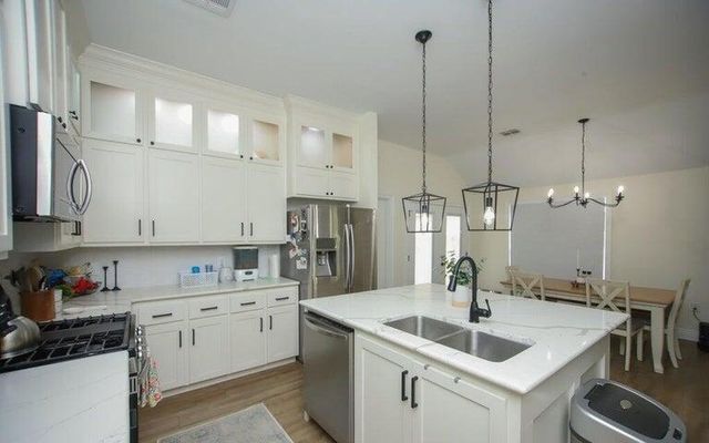 1003 S 10th St., Leesville, LA 71446