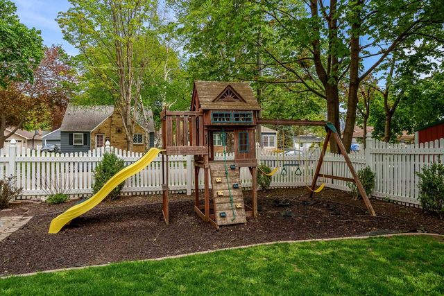 1197 Columbus Circle, Janesville, WI 53545
