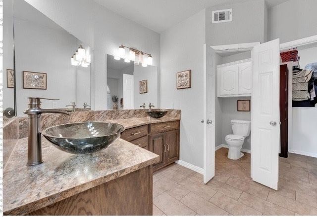 1504 Mountain Laurel Lane, Desoto, TX 75115