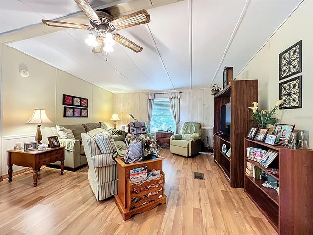 13508 PALM DRIVE, Astatula, FL 34705