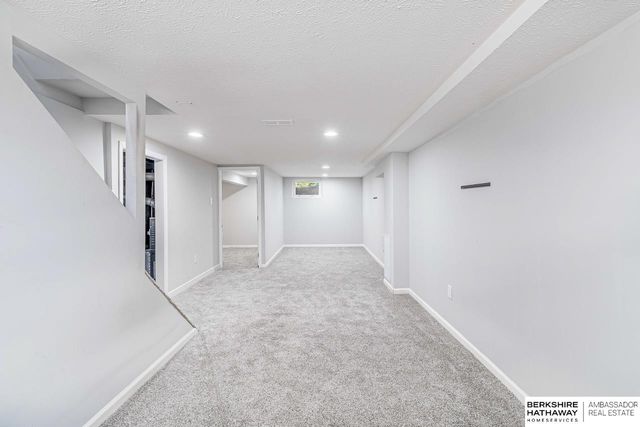 2505 S 60th Street, Omaha, NE 68106
