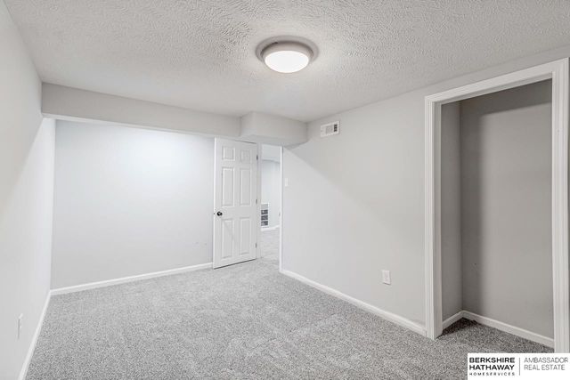 2505 S 60th Street, Omaha, NE 68106