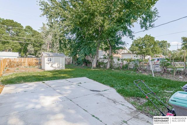 2505 S 60th Street, Omaha, NE 68106