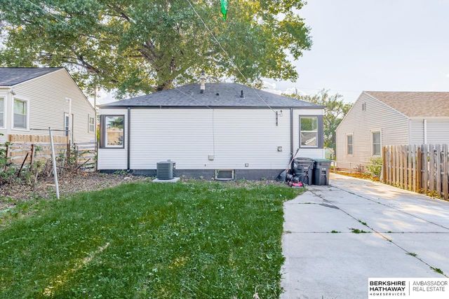 2505 S 60th Street, Omaha, NE 68106