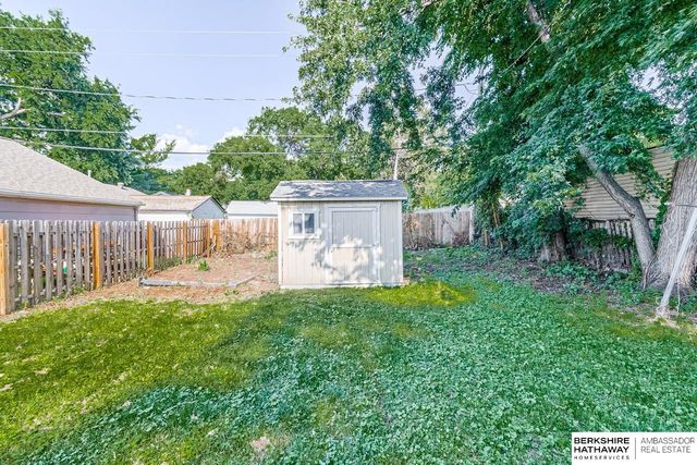 2505 S 60th Street, Omaha, NE 68106
