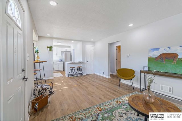 2505 S 60th Street, Omaha, NE 68106