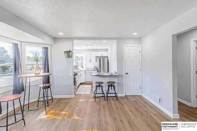 2505 S 60th Street, Omaha, NE 68106