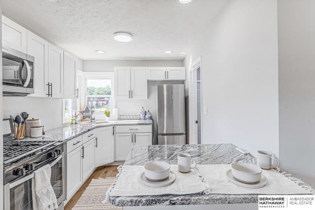 2505 S 60th Street, Omaha, NE 68106