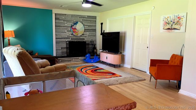 1014 SE 3rd Street, Wagoner, OK 74467