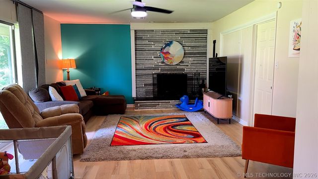 1014 SE 3rd Street, Wagoner, OK 74467
