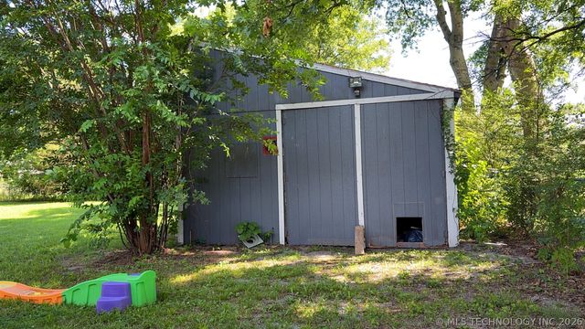 1014 SE 3rd Street, Wagoner, OK 74467