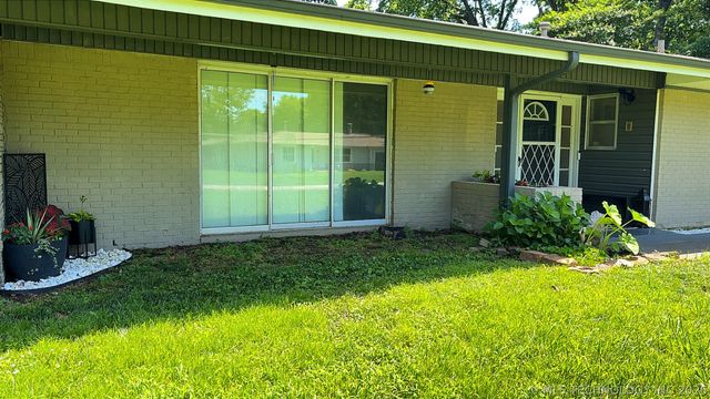 1014 SE 3rd Street, Wagoner, OK 74467
