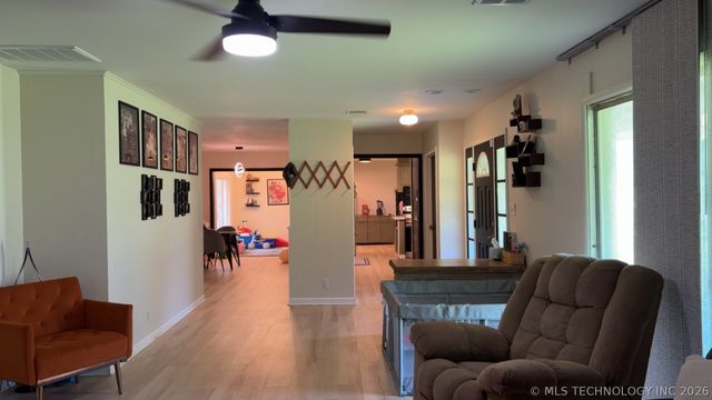 1014 SE 3rd Street, Wagoner, OK 74467