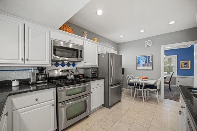 4917 N Bartlett AVENUE, Whitefish Bay, WI 53217