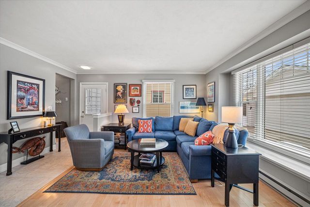 4917 N Bartlett AVENUE, Whitefish Bay, WI 53217