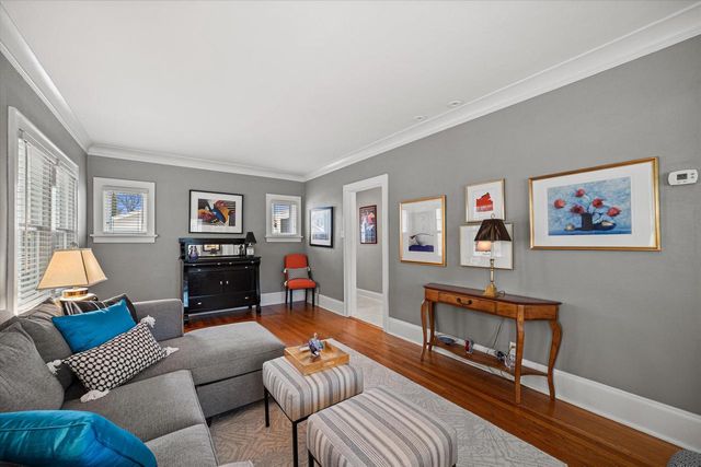 4917 N Bartlett AVENUE, Whitefish Bay, WI 53217